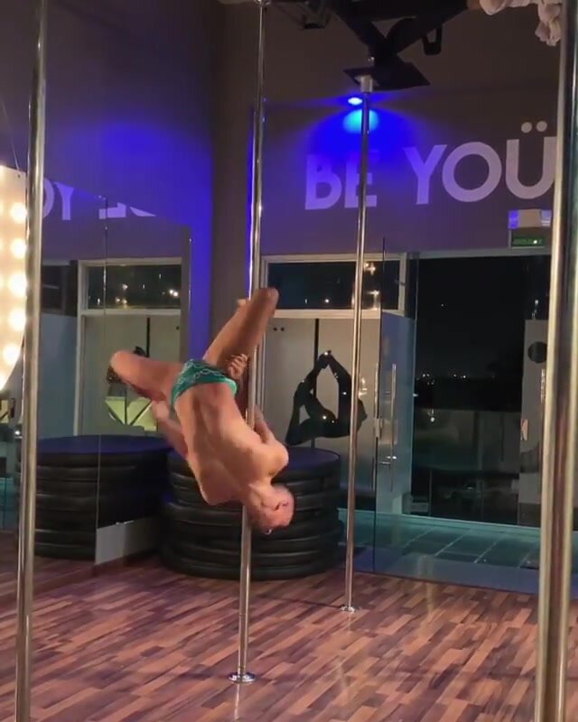 stud poledancing