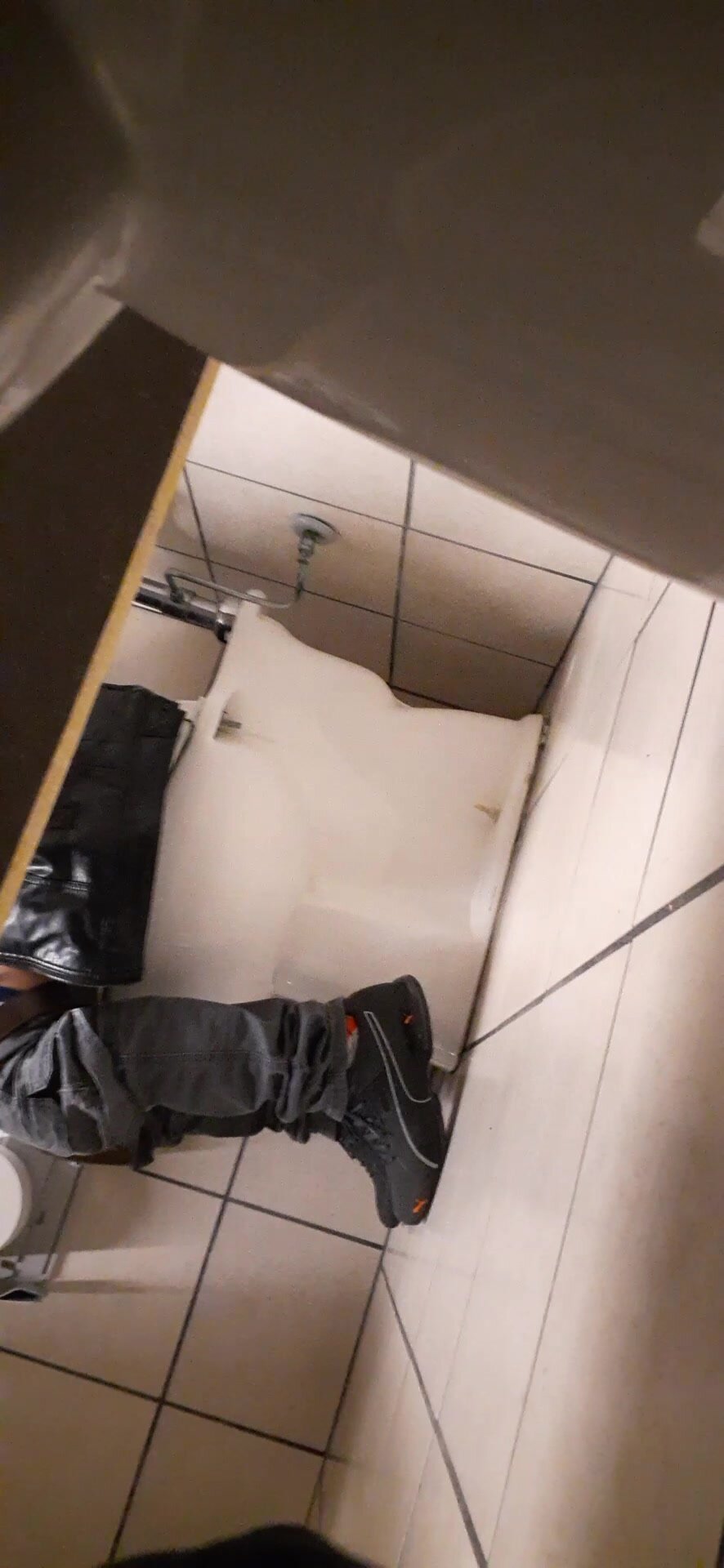 Guy Shitting Pt 2 - ThisVid.com