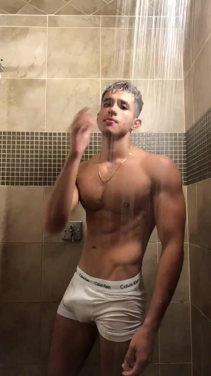 Showing off - video 32