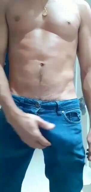 Fit guy jerking off - video 2