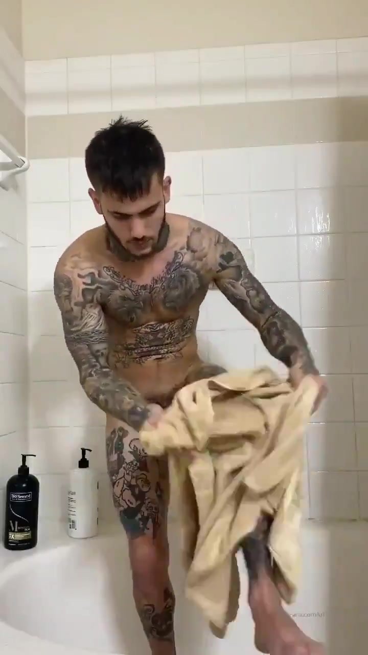 SHOWING OFF 465