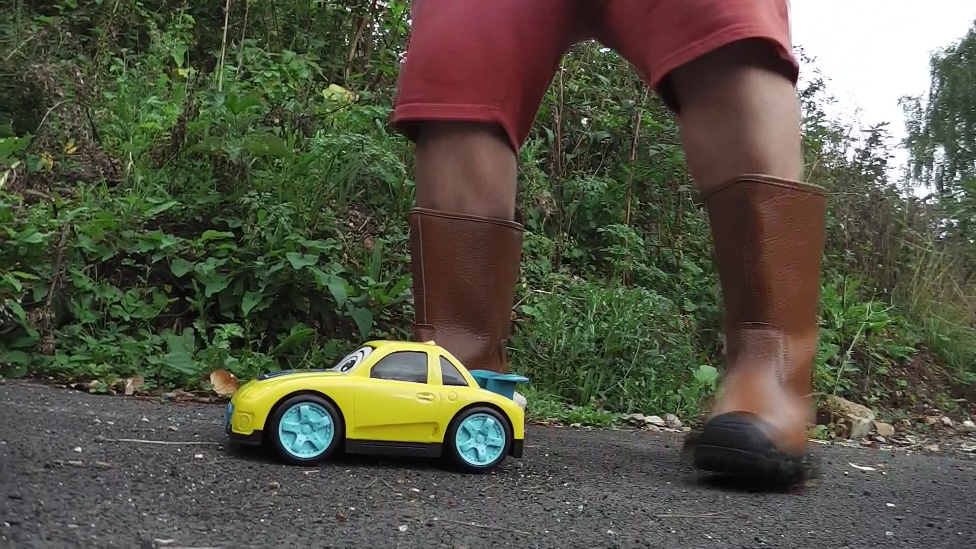 Master Bradders Crushing & Stomping a Toy Car in Rigger Boots