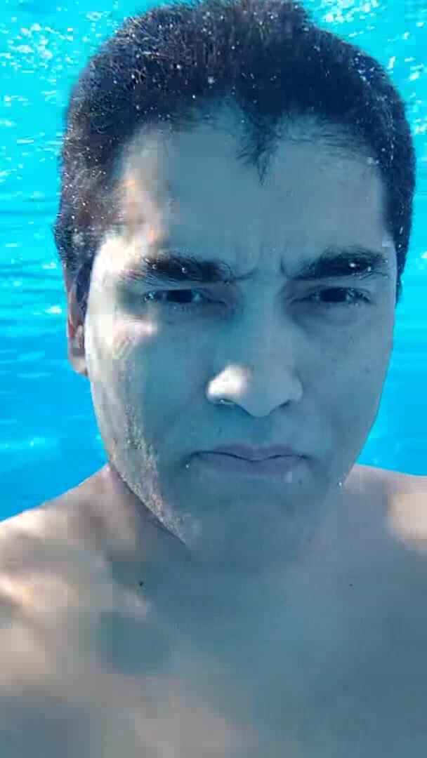 Underwater barefaced macho breatholding