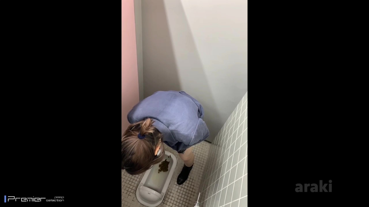 Chinese voyeur poop