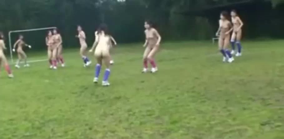 Naked soccer - video 2