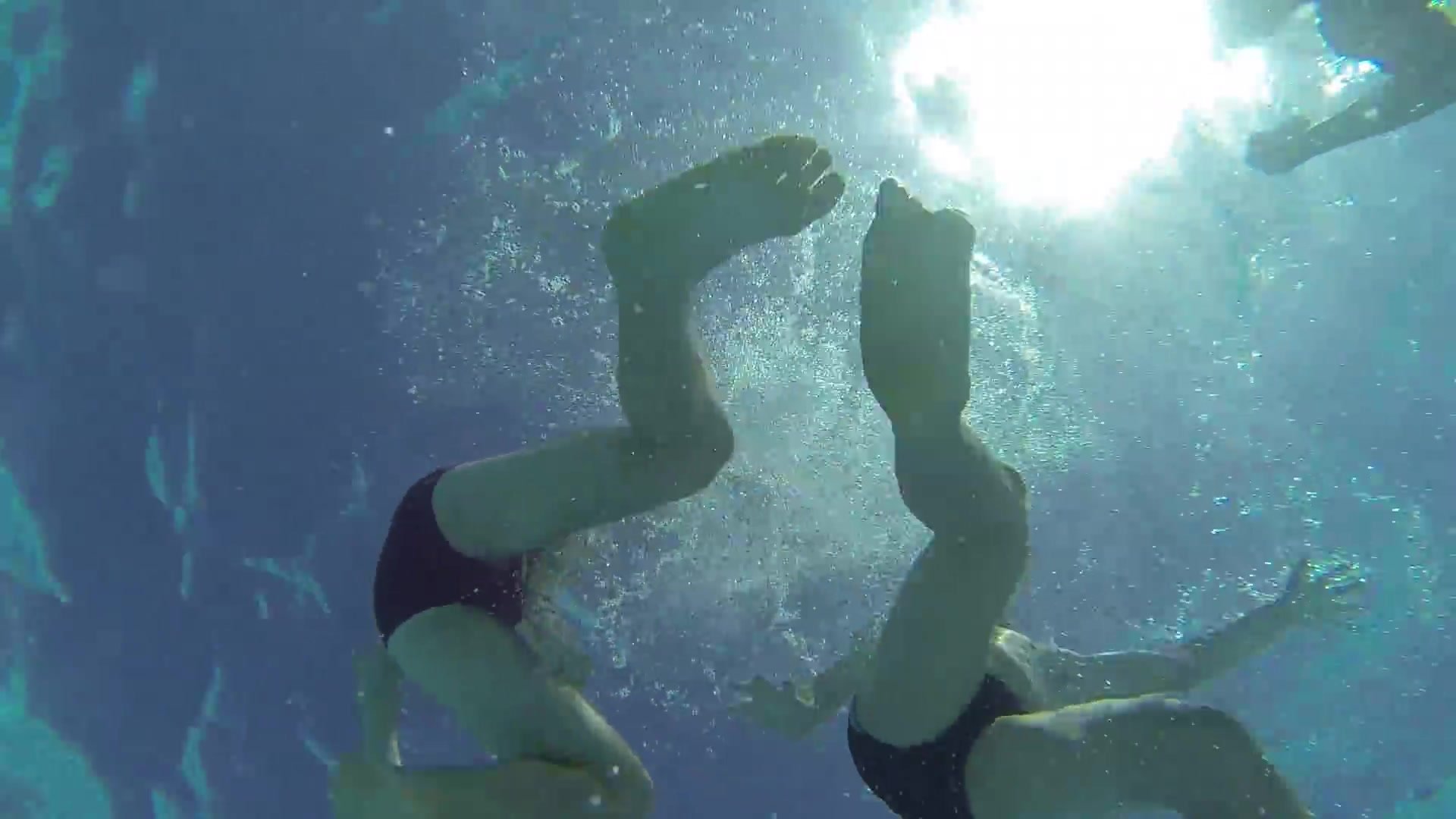 underwater STR8 boys feet!!!