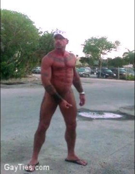 Public Sex Muscle Man