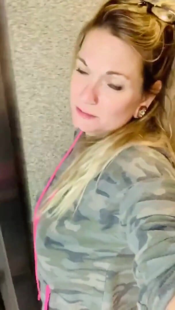 Nasty girl pees in strangers shoes at hotel