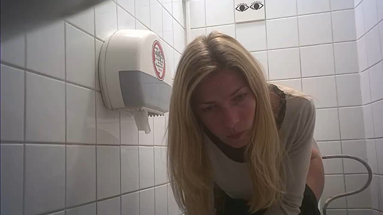 Girl farting in toilet