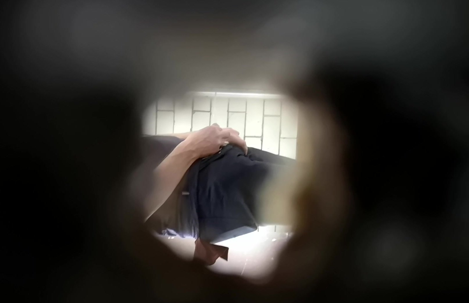 Spy hole - video 2