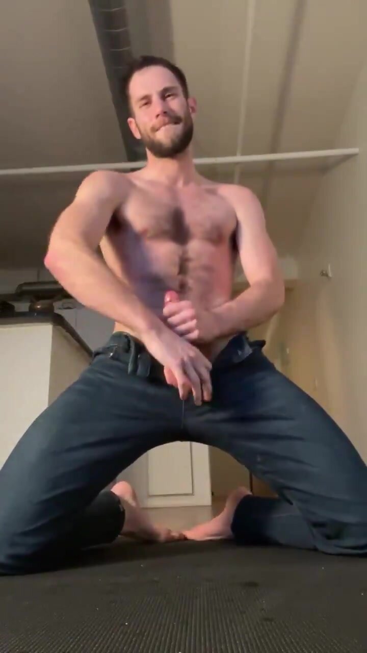 Sexy otter cums
