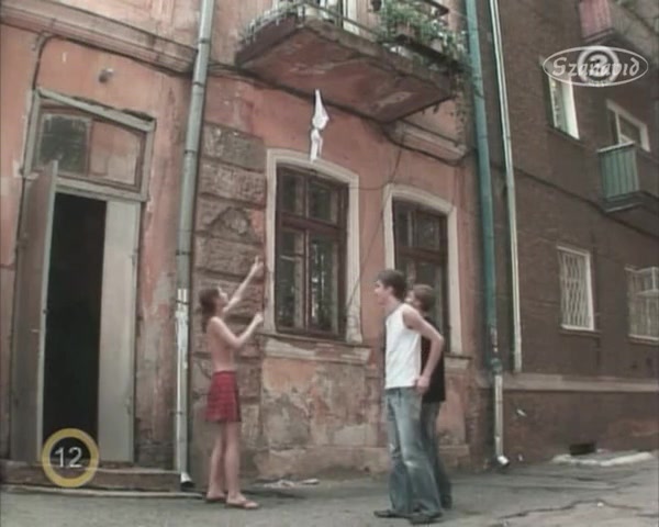 Topless Ukrainian girl plays hidden camera prank on guys