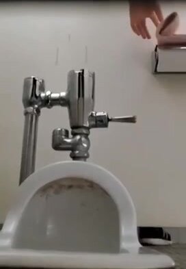 トイレ　盗撮