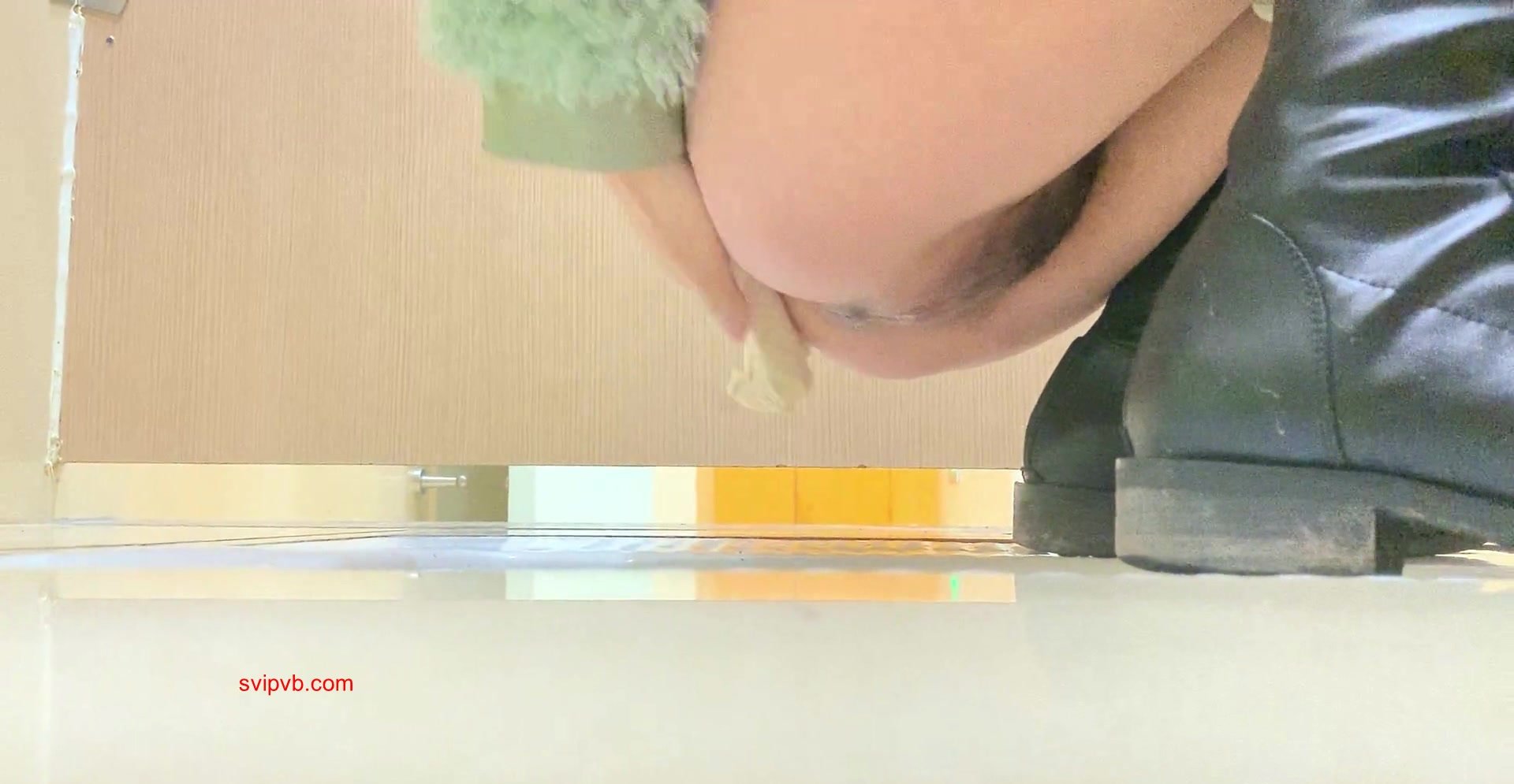 girl poop in toilet - video 11