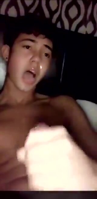 Twink facial - video 3