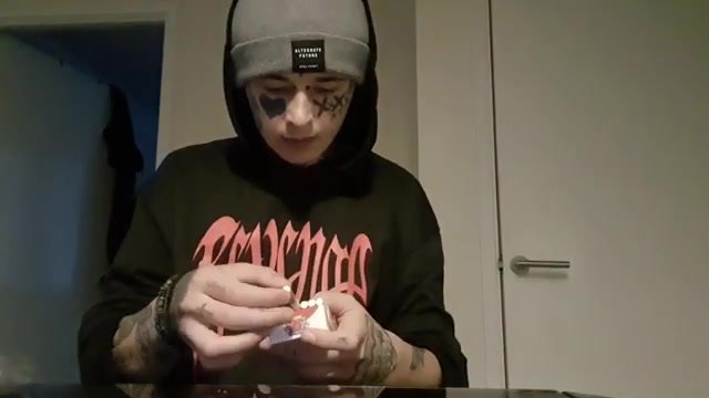 Cigarette - video 5