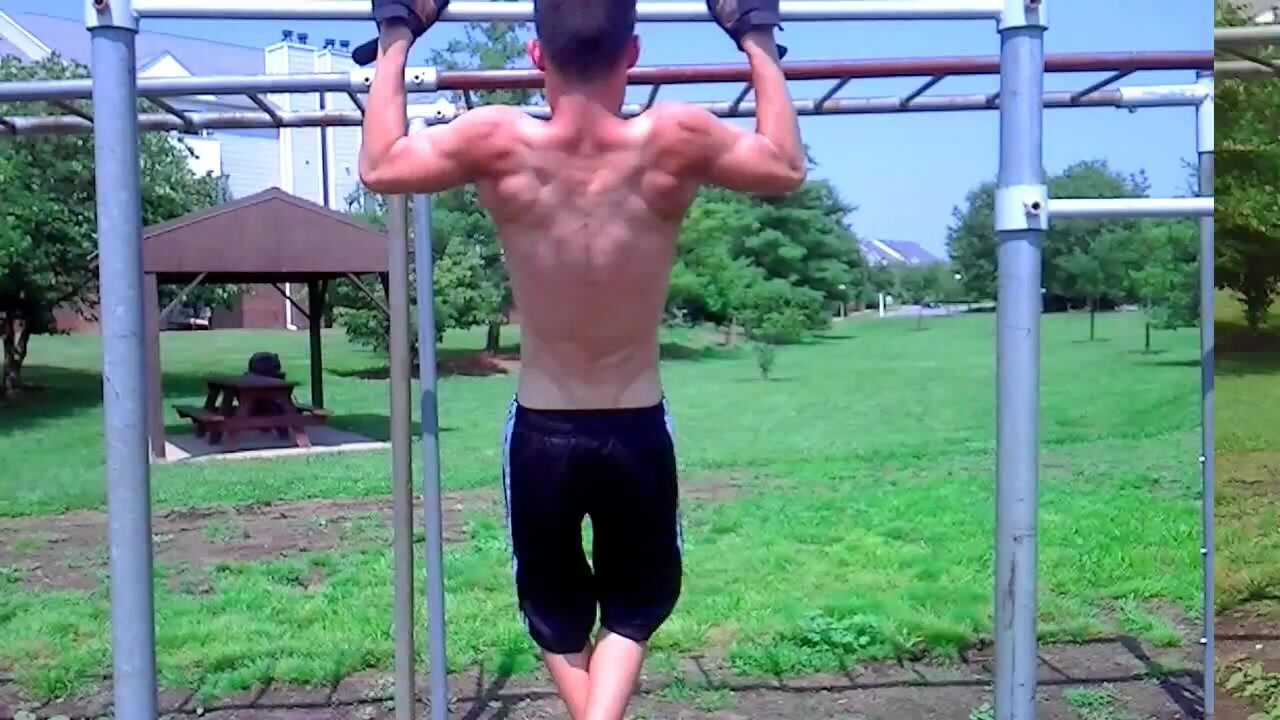 Street Workout - Teen Muscle