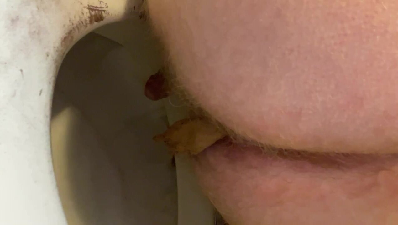Taking a huge shit at work - video 2