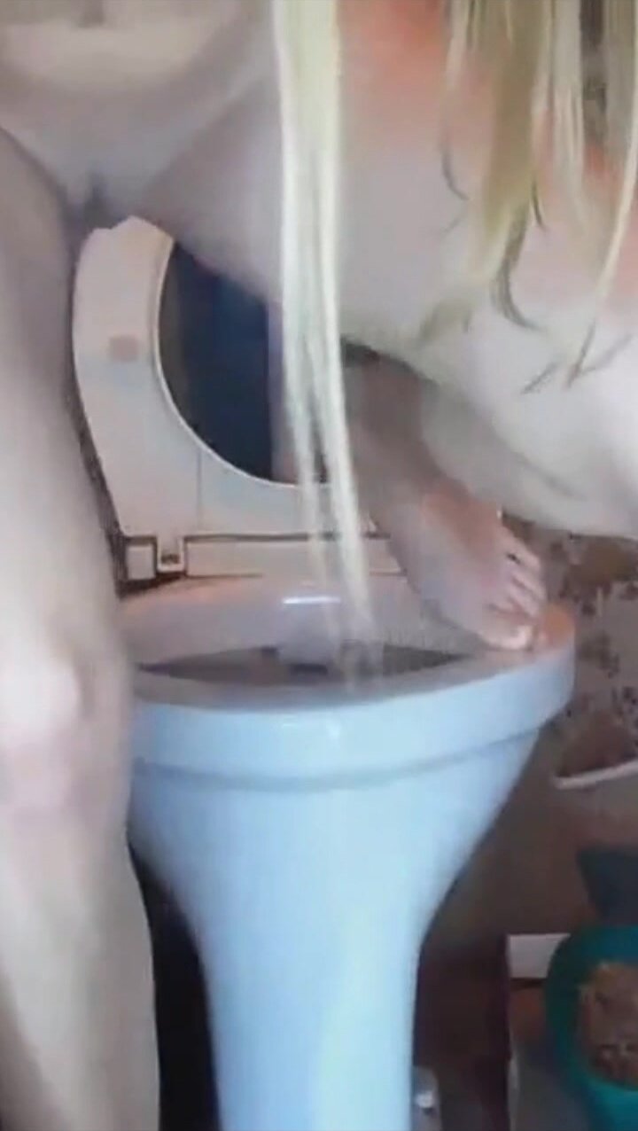 Porn video cuts Part 2 - Girl in toilet.