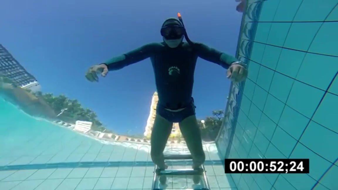 Five minutes underwater static breathold with speedos