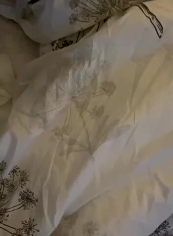 Girl farts under sheets