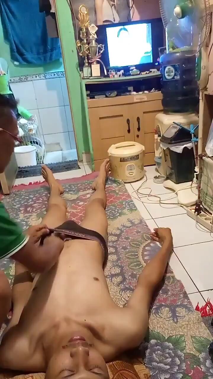 Hot indonesian massage with jerk 1
