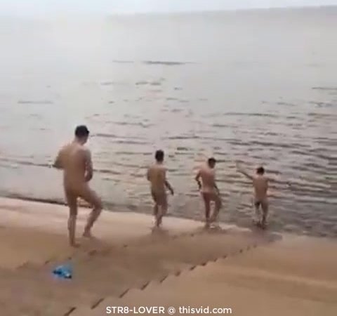naked str8 lads dip in the lake