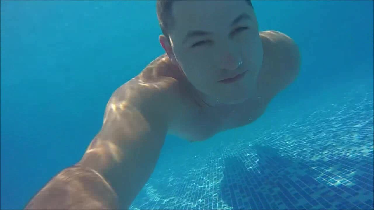 Polish guy barefaced underwater