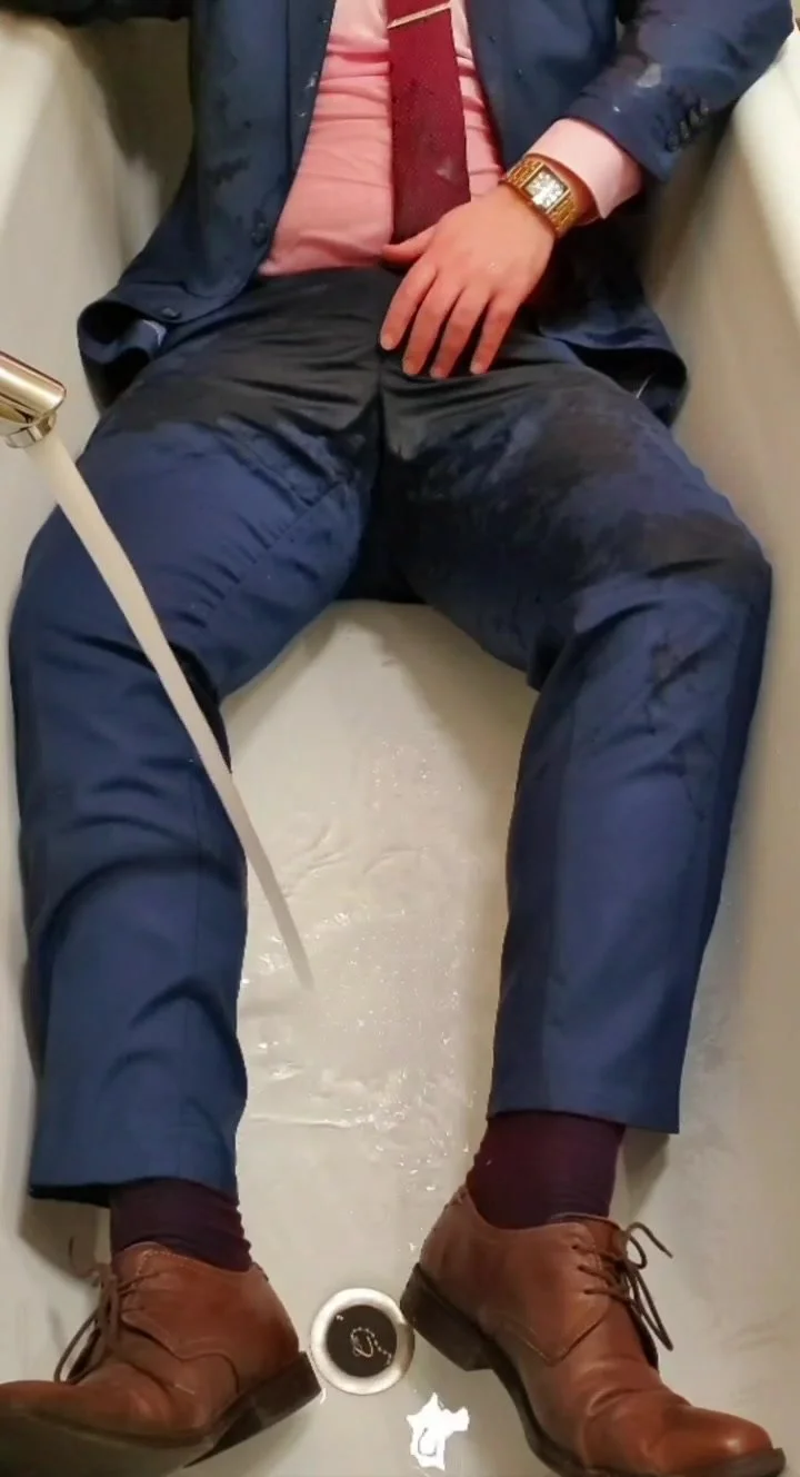 Suits and ties: Suited Piss and Bath - ThisVid.com