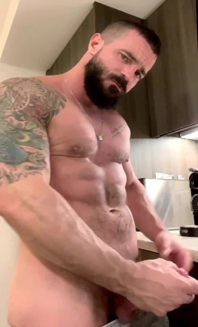 Muscle: Hot bearded guy jacking on his big dick - ThisVid.com