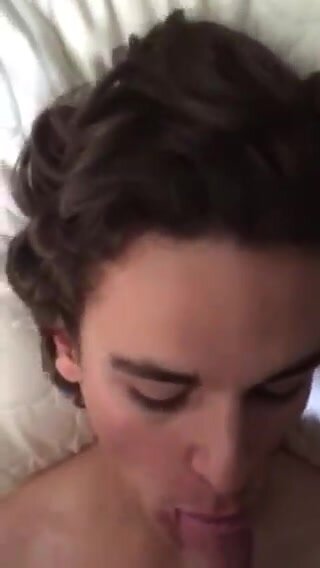 gorgeus bow swallow cum