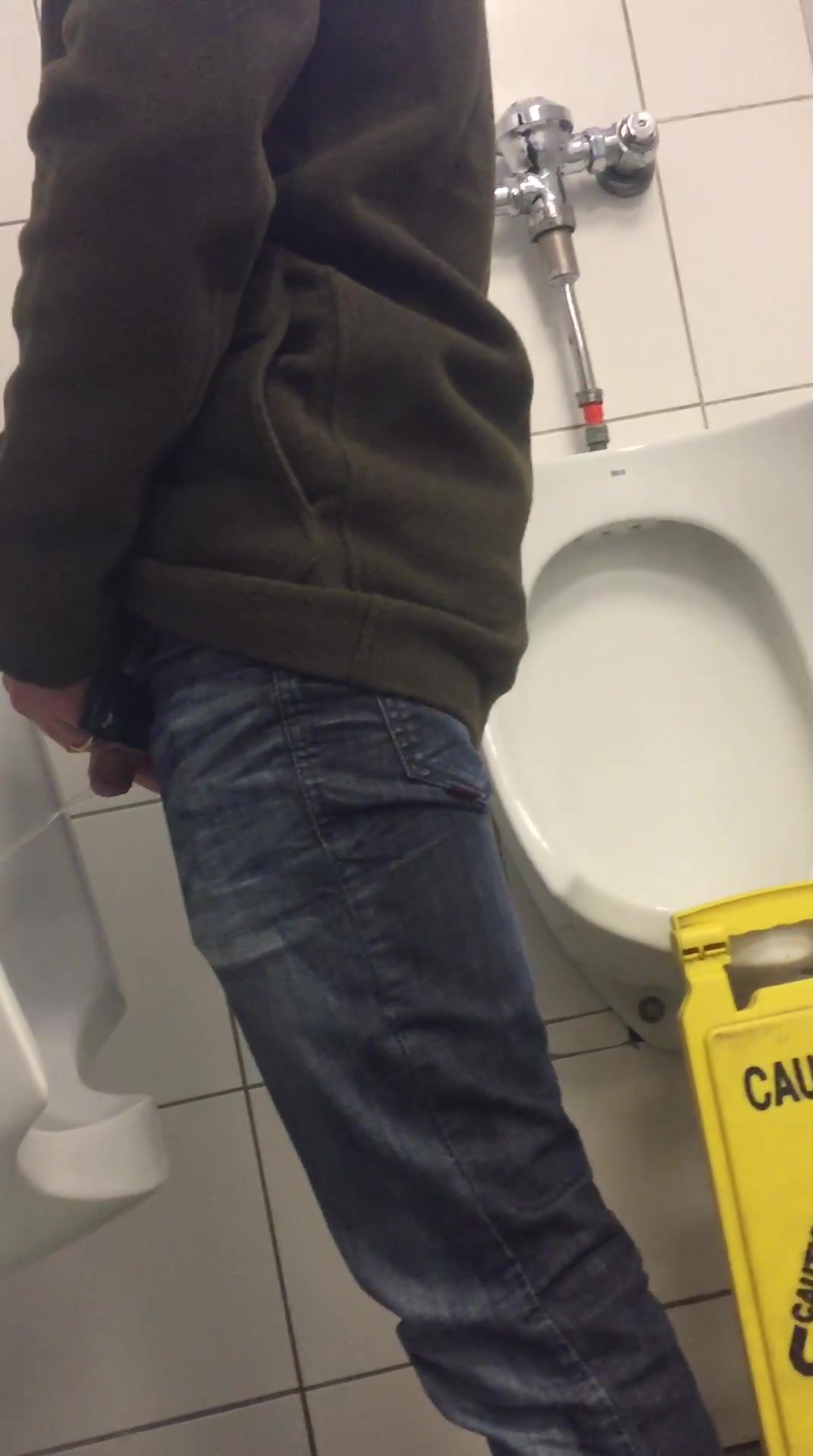 urinal - video 121