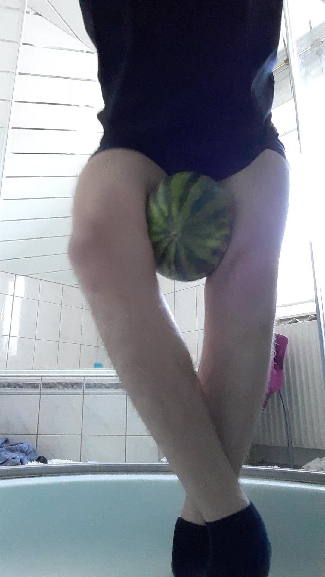Watermeloncrush with thighs - Headscissors