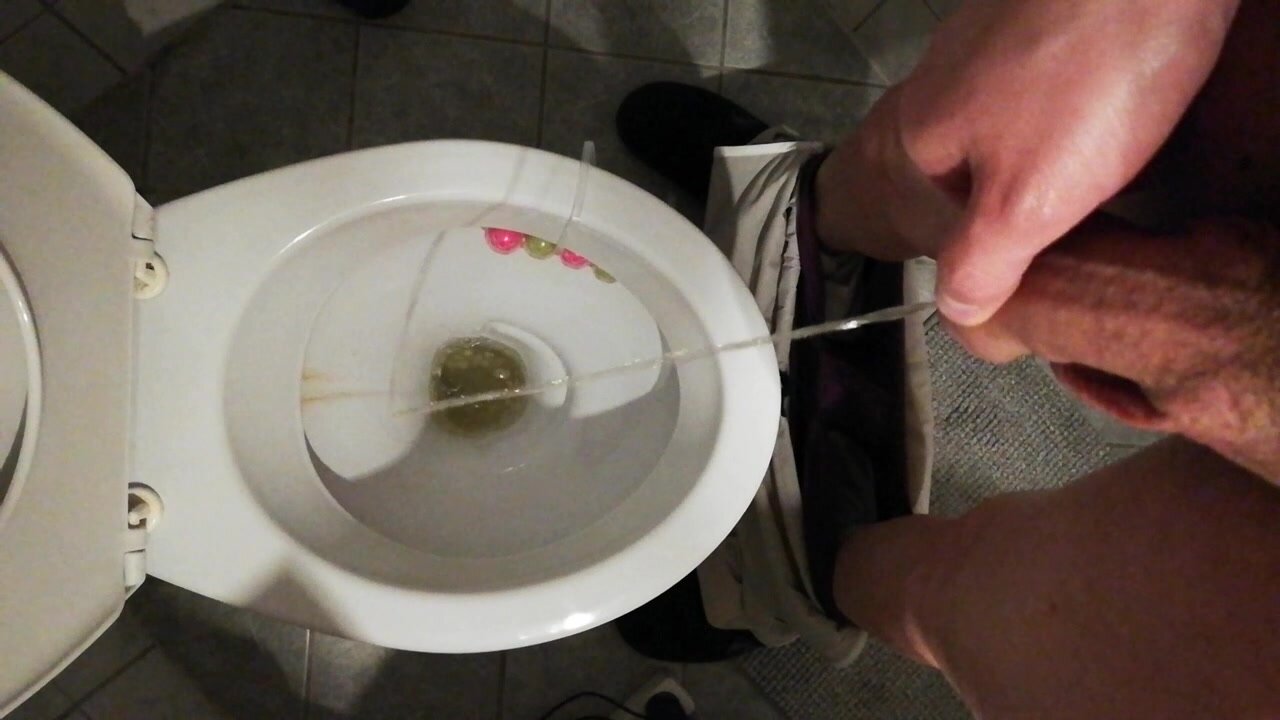1 minute pissing