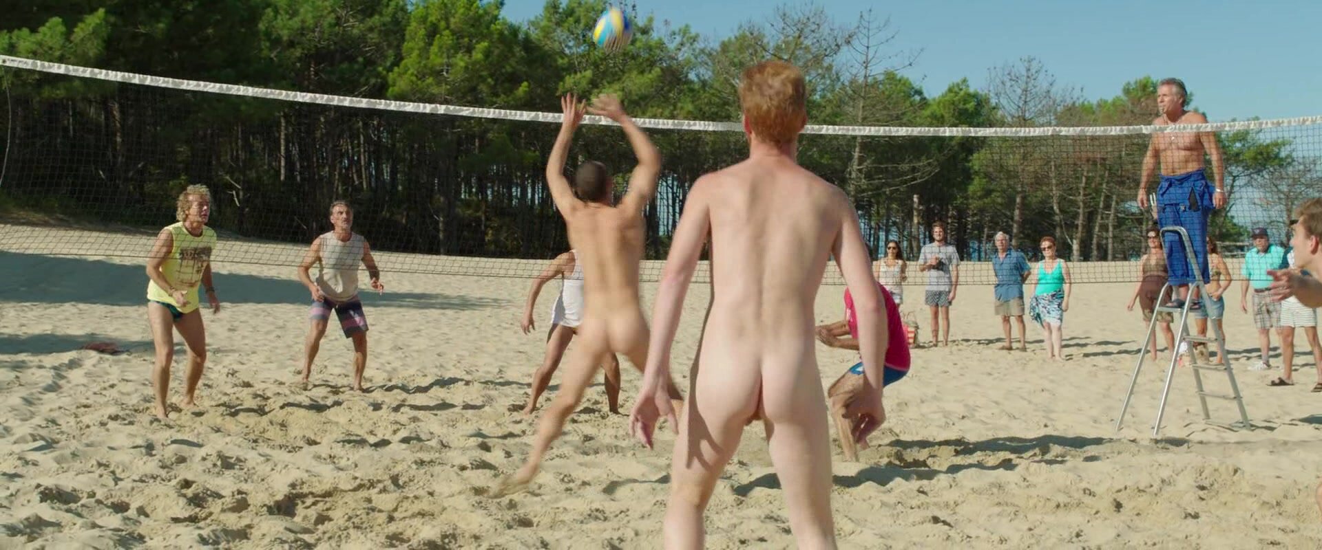 Naked volleyball - video 2