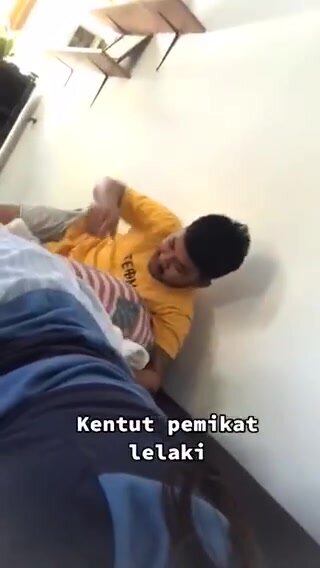 Indonesian girls fart on husband