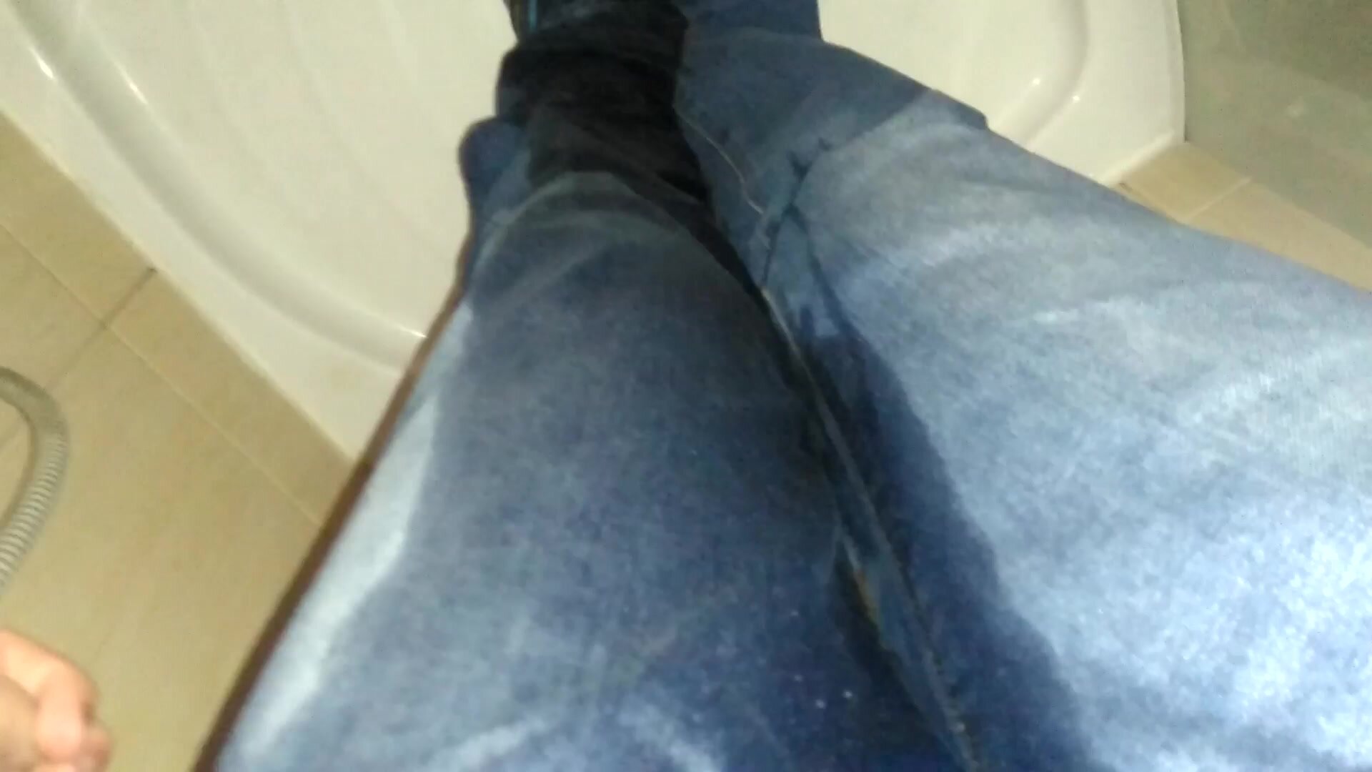 Pissing and bathing in jeans and sneakers 2016
