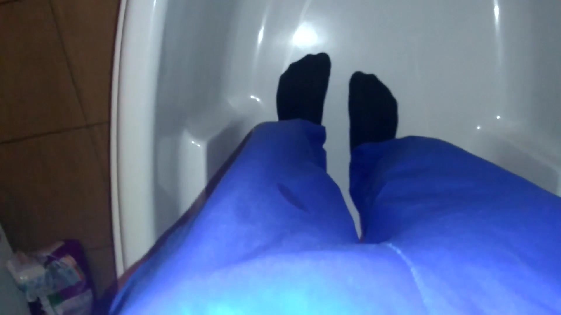 Wetting my blue sweatpants and socks 2016