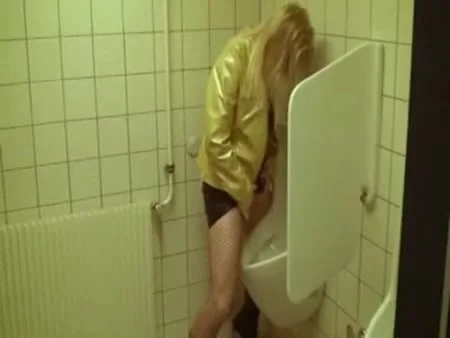 Drunken Blonde Teen - Drunk blonde pees in a urinal - voyeur porn at ThisVid tube