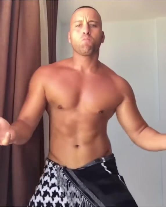 straight guy ass exposed while towel dancing