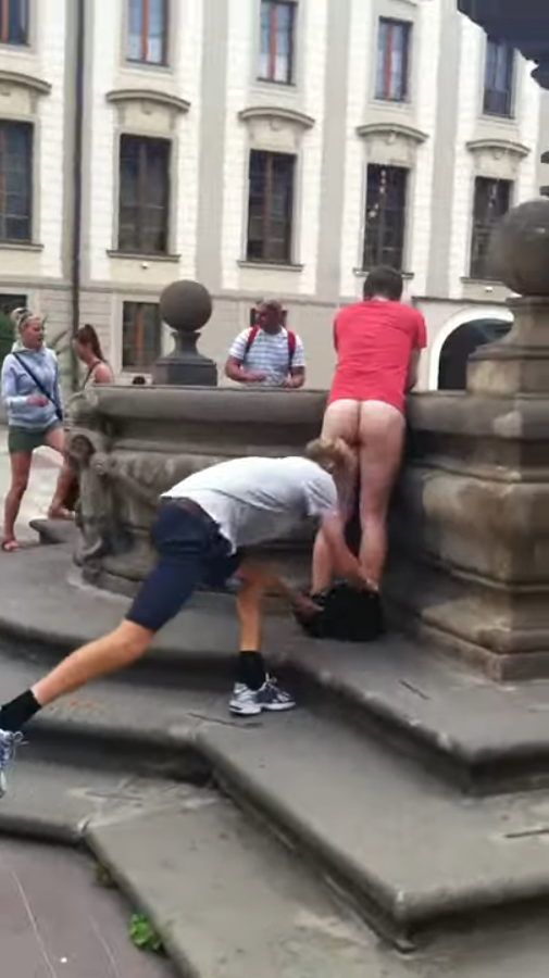 Practical Joke In Prague - Pantsing