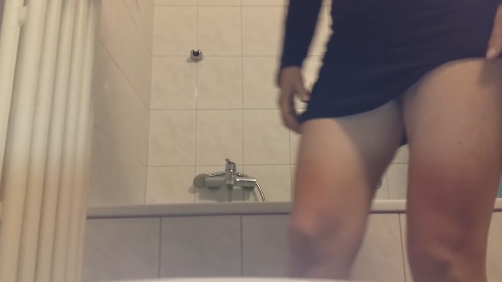 (Mostly Audio) German Woman Records Herself Pooping