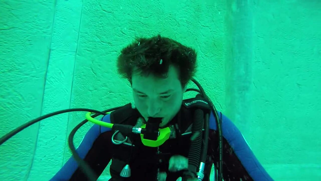 Full face mask removal underwater in pool