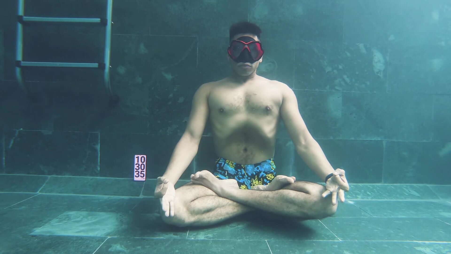 Empty lungs underwater breathold