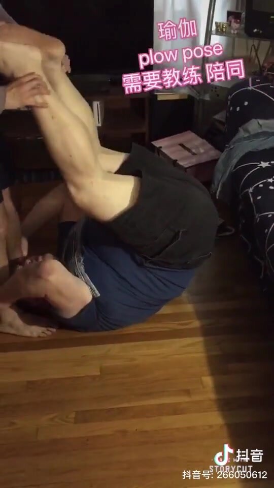 uncle bear play yoga with bare feet
