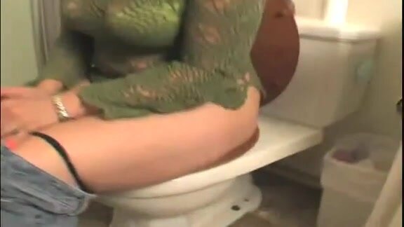 Abby-Girl Farts on toilet