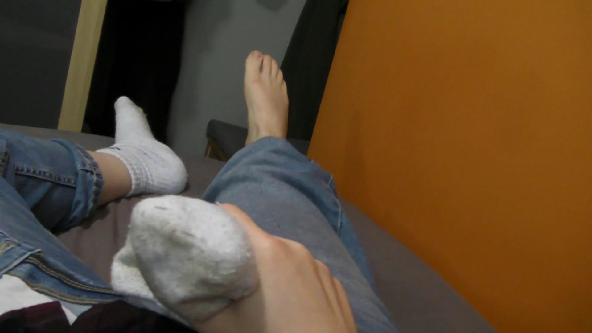 Cumming in socks