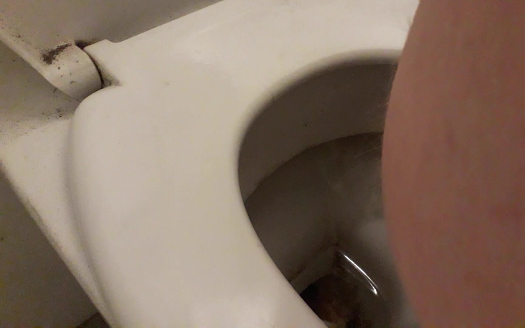 Taking a shit at work - video 8
