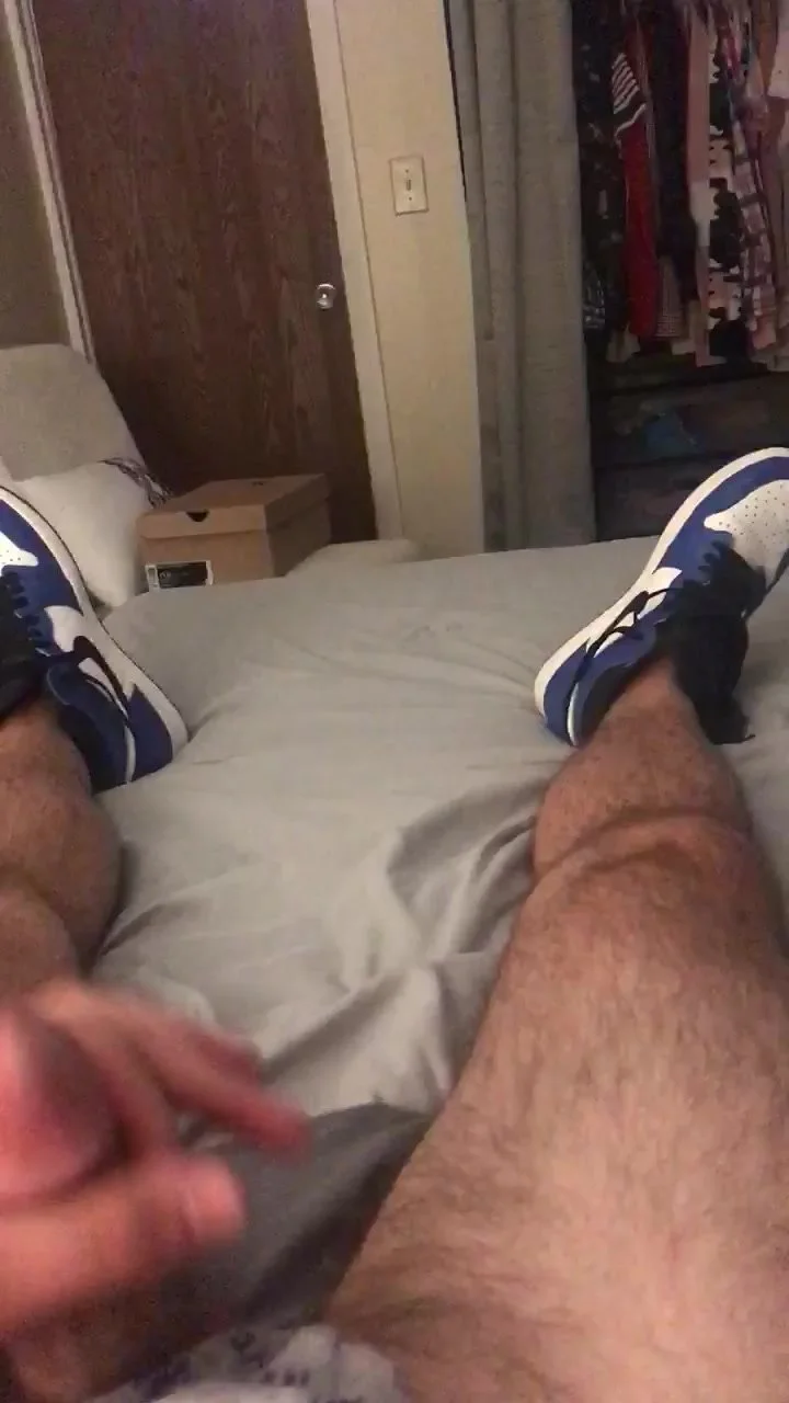 Worship My Sneakers Vide