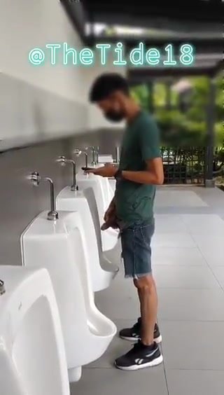 urinal show off - video 2